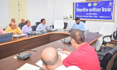 अनावश्यक विलंब करने और समय-सीमा का पालन नहीं करने वाले ठेकेदारों को ब्लैक लिस्ट करने कलेक्टर रोहित व्यास ने दिया निर्देश : कार्यों की धीमी प्रगति पर किया असंतोष जाहिर,समय-सीमा का पालन नहीं कर रहे ठेकेदारों के विरुद्ध होगी कड़ी कार्रवाई 