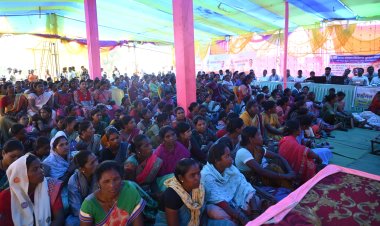 जशपुर विधायक श्रीमती रायमुनी भगत के मुख्य आतिथ्य में संपन्न हुआ बगीचा के रोकड़ा में जिला स्तरीय सुशासन शिविर का आयोजन,विधायक ने शासन की योजनाओं का लाभ उठाने किया ग्रामीणों  को प्रेरित