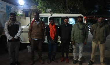 मानी जंगल में जुआ खेल रहे 5 जुआड़ियों को पुलिस ने किया गिरफ्तार, नगदी रकम, मोबाईल व बाईक किया जप्त।