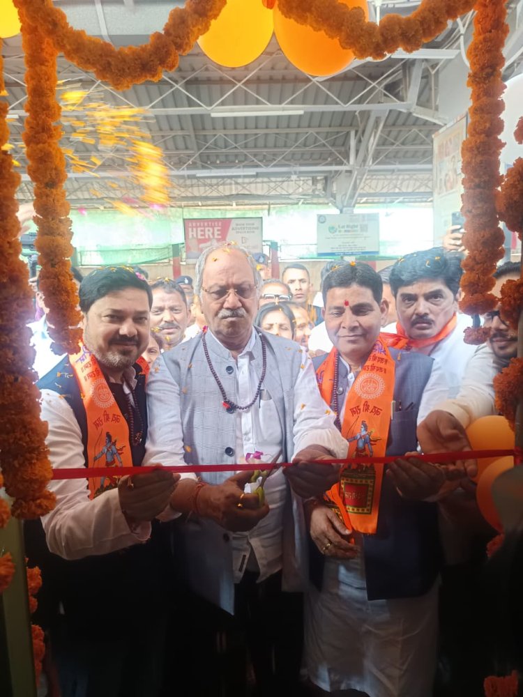 रायपुर : रामलला दर्शन योजना के तहत 850 तीर्थयात्री भारत गौरव स्पेशल ट्रेन से अयोध्या धाम के लिए रवाना