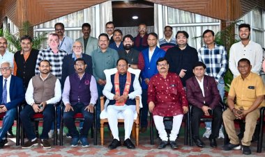 पत्रकारों की लेखनी केवल सूचना का माध्यम ही नहीं, पर्यटन को प्रोत्साहन देने का एक सशक्त साधन भी - मुख्यमंत्री श्री विष्णुदेव साय      