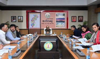 आधार कार्ड सभी को उपलब्ध करायें: मुख्य सचिव श्री विकासशील