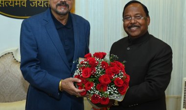 रायपुर : राज्यपाल श्री डेका से कृषि मंत्री श्री नेताम ने की भेंट