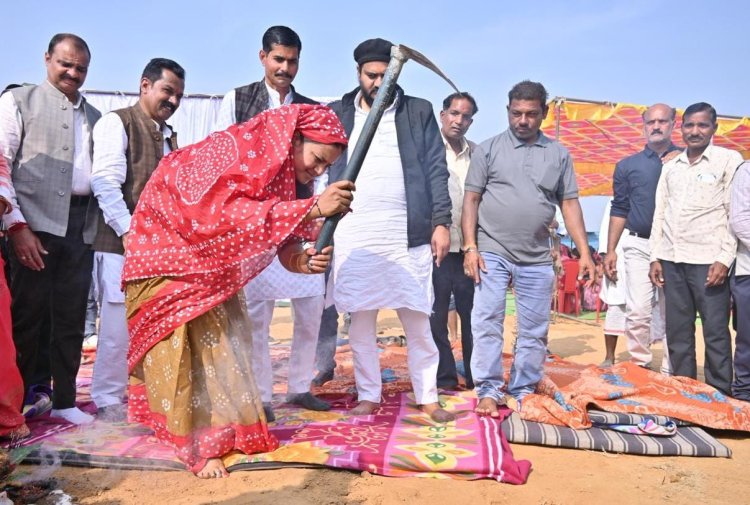 मंत्री श्रीमती लक्ष्मी राजवाड़े ने किया 8 करोड़ रुपए से अधिक लागत वाले पुल निर्माण कार्यों का भूमिपूजन    