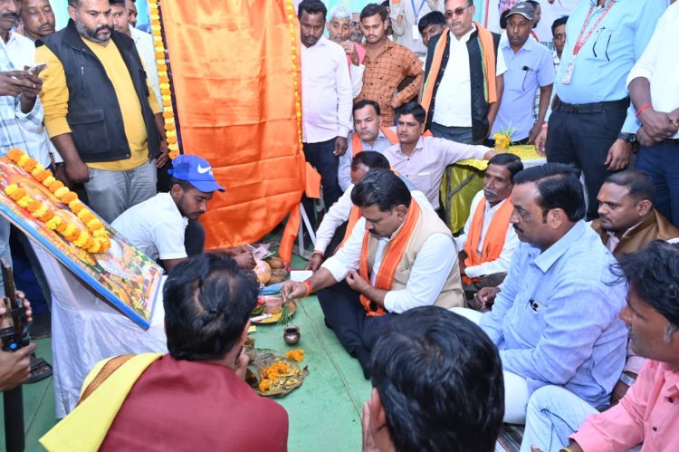 रायपुर : मुख्यमंत्री विष्णुदेव साय के नेतृत्व में ग्रामीण बुनियादी ढांचे को मिल रही मजबूती– उपमुख्यमंत्री विजय शर्मा,,,