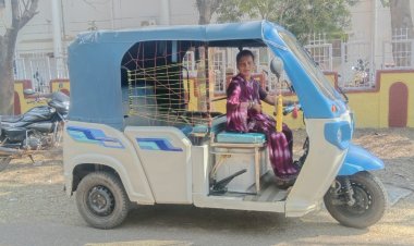 श्रम से स्वरोजगार की ओर: दीदी ई-रिक्शा योजना ने संवारी सुषमा सतनामी की जिंदगी