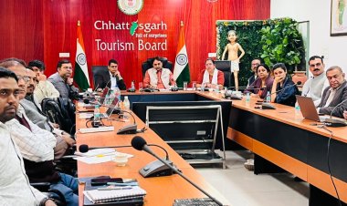 नवा रायपुर में प्रस्तावित चित्रोत्पला फिल्म सिटी के निर्माण के संबध में छत्तीसगढ़ पर्यटन बोर्ड के अध्यक्ष श्री नीलू शर्मा की अध्यक्षता में समीक्षा बैठक आयोजित 