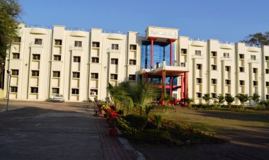 नक्सल प्रभावित क्षेत्रों में विज्ञान एवं वाणिज्य विषय के अध्ययन-अध्यापन के लिए मुख्यमंत्री विष्णु देव सरकार की विशेष पहल  