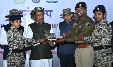 मुख्यमंत्री साय नारायणपुर में जवानों से मिले और हौसला बढ़ाया  