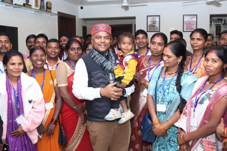 वनमंत्री केदार कश्यप से बीजापुर के पंच-सरपंचों ने की सौजन्य भेंट