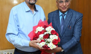 राज्यपाल  रमेन डेका से राज्य उपभोक्ता विवाद प्रतितोष आयोग के अध्यक्ष चौरड़िया ने की सौजन्य भेंट  