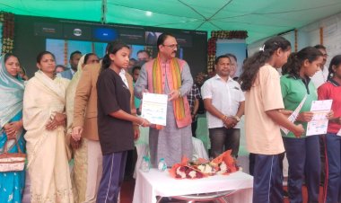 स्वास्थ मंत्री श्याम बिहारी ने खड़गवां से किया प्रदेश स्तरीय एचपीवी टीकाकरण अभियान का भव्य शुभारंभ,