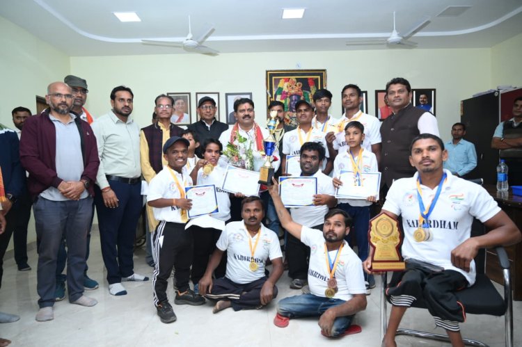 उप मुख्यमंत्री विजय शर्मा से उत्कृष्ट प्रदर्शन करने वाले खिलाड़ियों ने की सौजन्य मुलाकात