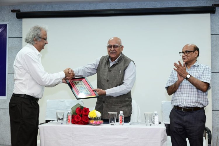 आचार्य बोस के शोध कार्य से प्रेरित होकर अल्बर्ट आइंस्टीन ने उनके सिद्धांतों को बढ़ाया आगे: प्रोफेसर शिव कुमार पाण्डेय