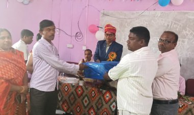 कर्तव्य पथ से सम्मानजनक विदाई: 40 वर्षों की बेमिसाल सेवा के बाद सेवानिवृत्त हुए प्रधान पाठक श्री तेलेस्फोर कुजूर