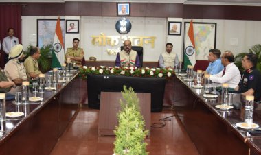 राज्यपाल रमेन डेका से रक्षा महाविद्यालय नई दिल्ली के अध्ययन दल ने की सौजन्य भेंट  