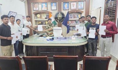 कोरिया एसपी रवि कुर्रे ने नव नियुक्त आरक्षकों को प्रदान की नियुक्ति पत्र,,