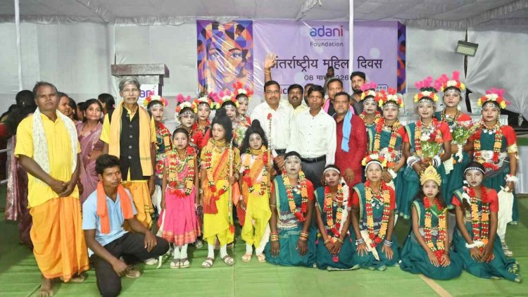 अदाणी फाउंडेशन के आयोजन में ग्रामीण महिलाओं ने दिखाई प्रतिभा, खेल प्रतियोगिताओं और सुआ नृत्य में लिया हिस्सा
