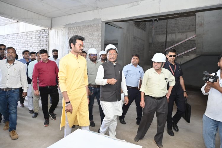मुख्यमंत्री श्री विष्णुदेव साय ने निर्माणाधीन जगदेव राम उरांव कल्याण आश्रम चिकित्सालय का किया अवलोकन,तेज गति और निर्धारित मानकों के अनुरूप हो रहे निर्माण की कि सराहना की