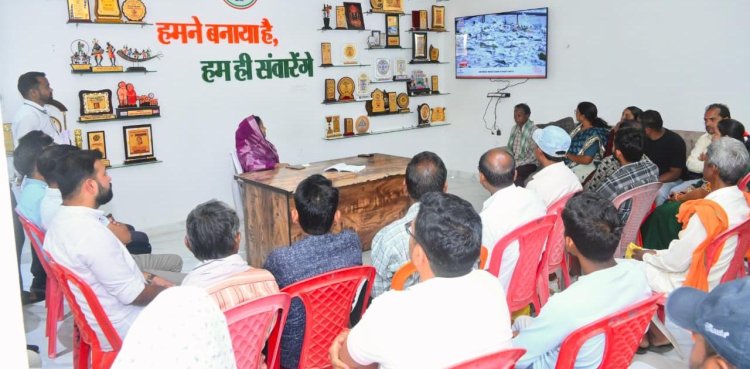 मंत्री श्रीमती लक्ष्मी राजवाड़े ने सुनी ‘मन की बात’