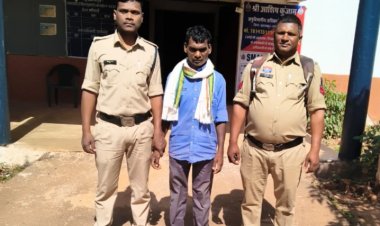 CG Naxal Arrested : झारखंड से नक्सली मुन्ना गिरफ्तार, 13 साल से था फरार