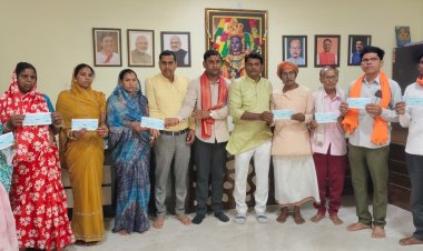 रायपुर : उप मुख्यमंत्री श्री विजय शर्मा के विशेष प्रयासों से कबीरधाम के 872 जरूरतमंदों को मिली आर्थिक सहायता